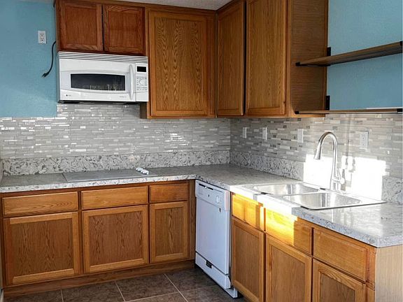 5th image of 1463 Stratus St #1