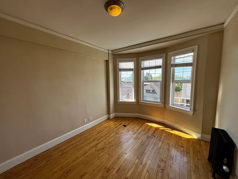 Picardo Arms Apartments — Photo 16