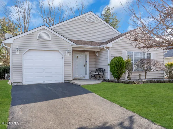 17 Mayapple Drive, Brick, NJ 08724