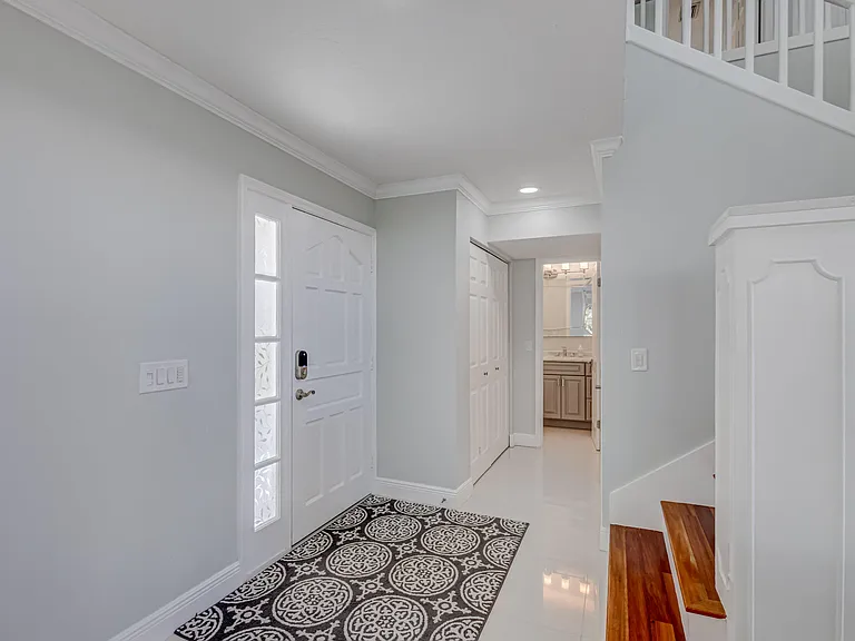 17 Selby Ln — Photo 8