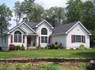 130 Falcon Ln, Canadensis, PA 18325