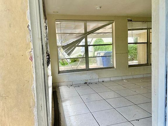 5th image of 1513 NE 27TH Court