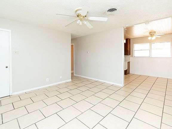 3rd image of 413 Eastwood Dr