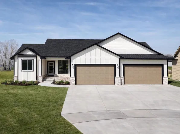 5877 N Saint Paul Ct, Wichita, KS 67204