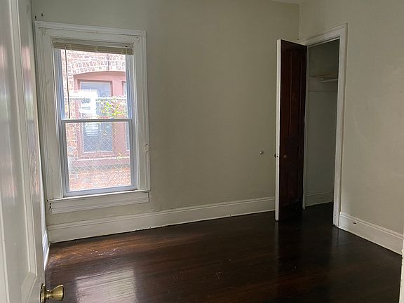 5th image of 556 Potomac Ave APT 3