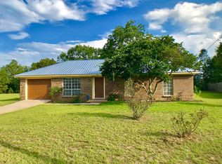 820 W Hendrix Ave, Geneva, AL 36340