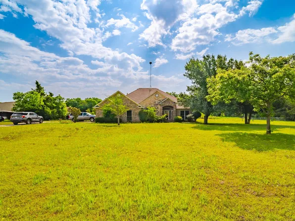 650 County Road 4444, Trenton, TX 75490