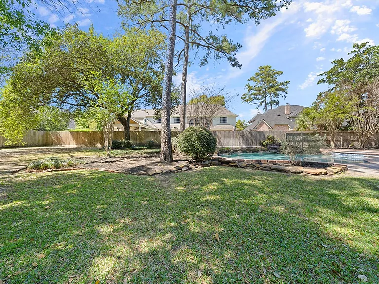 13714 Gainesway Dr — Photo 44