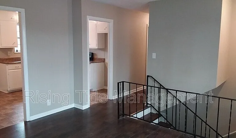 5500 Crestview Dr — Photo 2