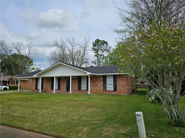 1011 Snow White Dr, Alexandria, LA 71303