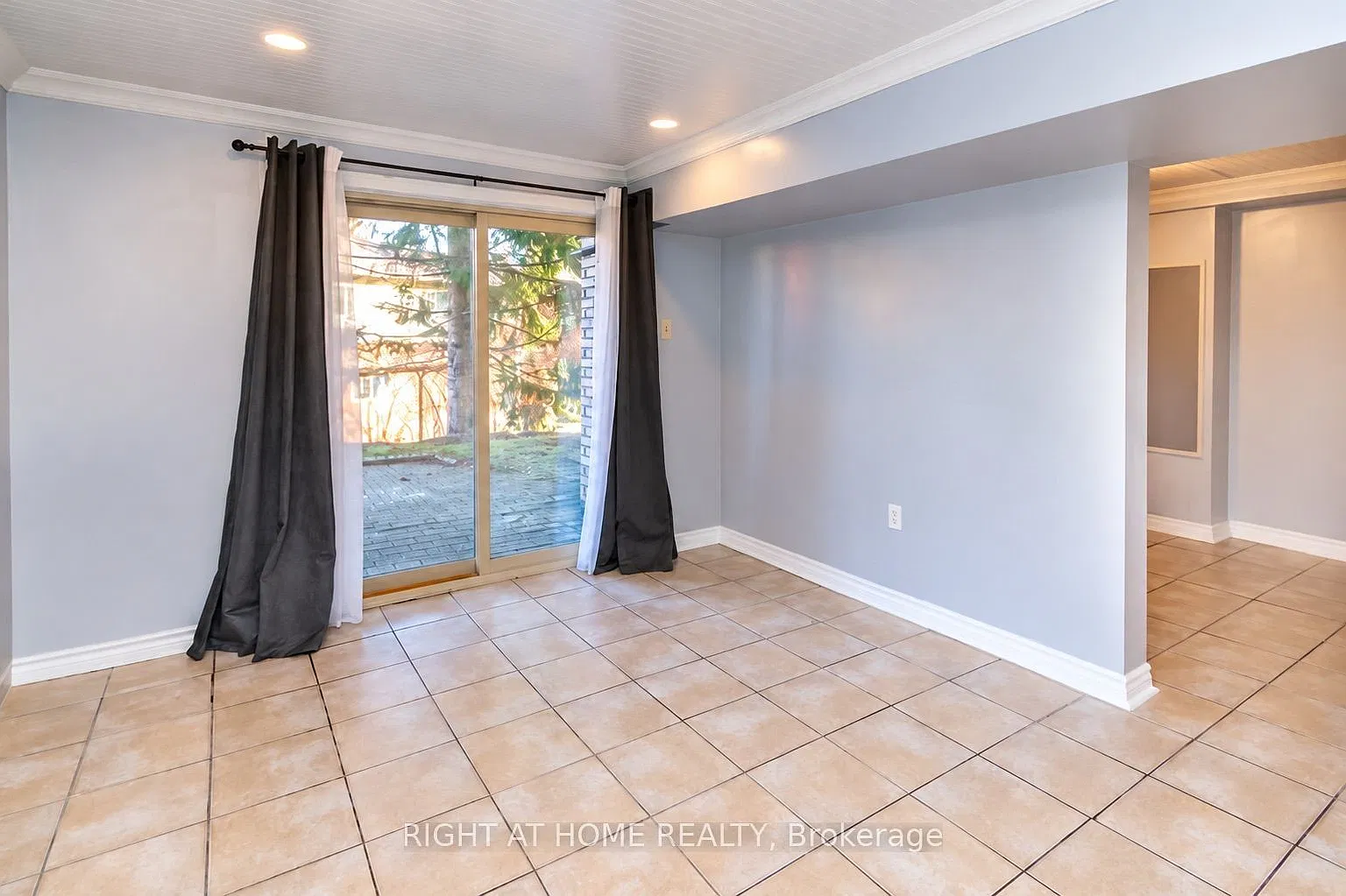 1 bed, $1,100 — Photo 1