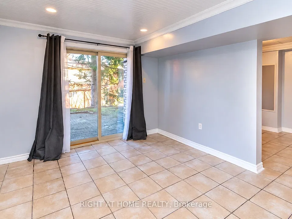 32 Sawmill Rd #10