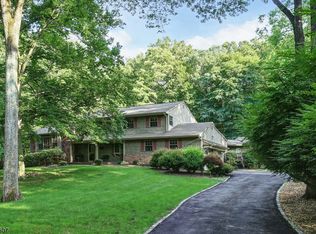 4 Debby Ln, Warren, NJ 07059