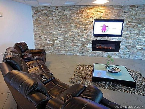 5th image of 1750 N Bayshore Dr APT 1909