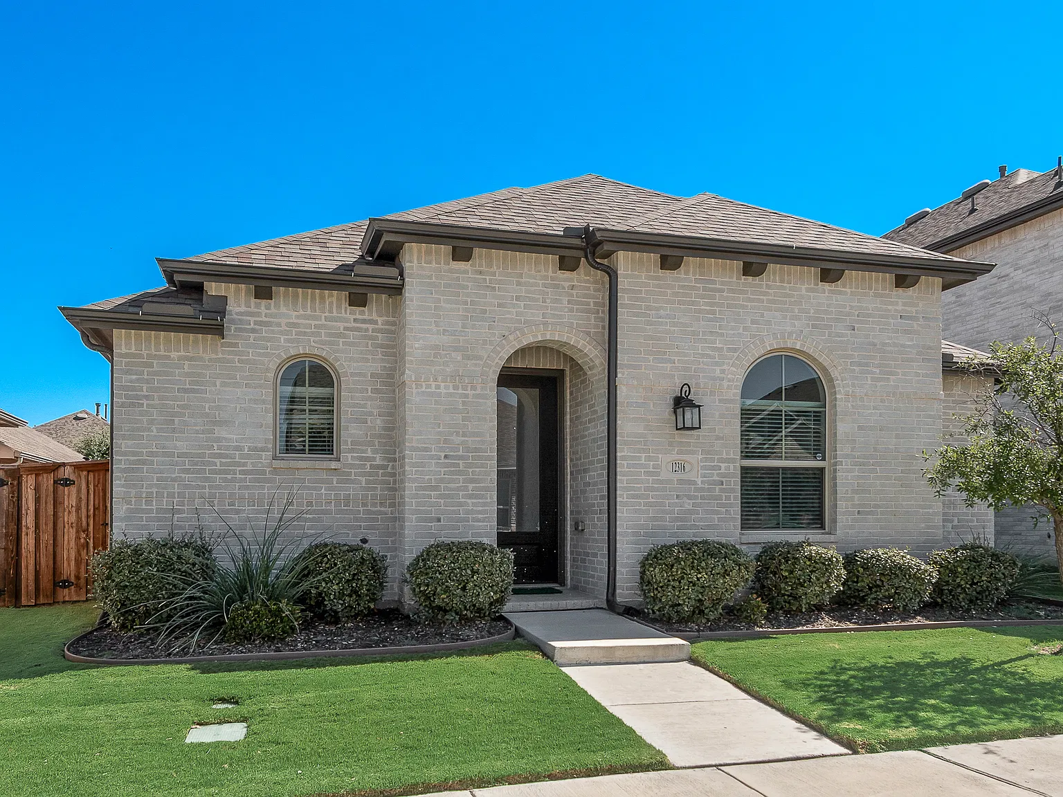 3 bed, 1696 sqft, $2,500 — Photo 3