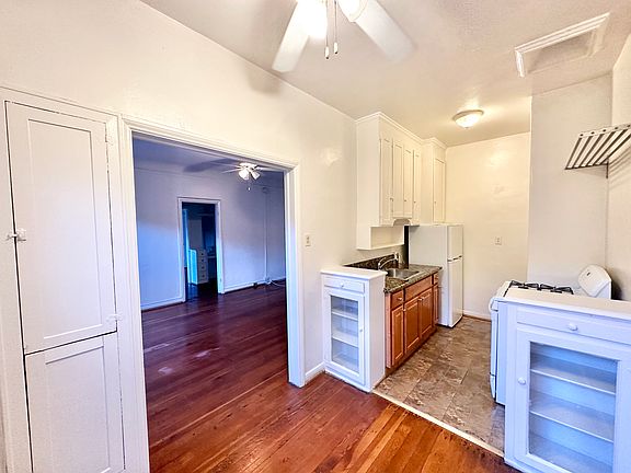 2nd image of 608 S Dunsmuir Ave APT 207