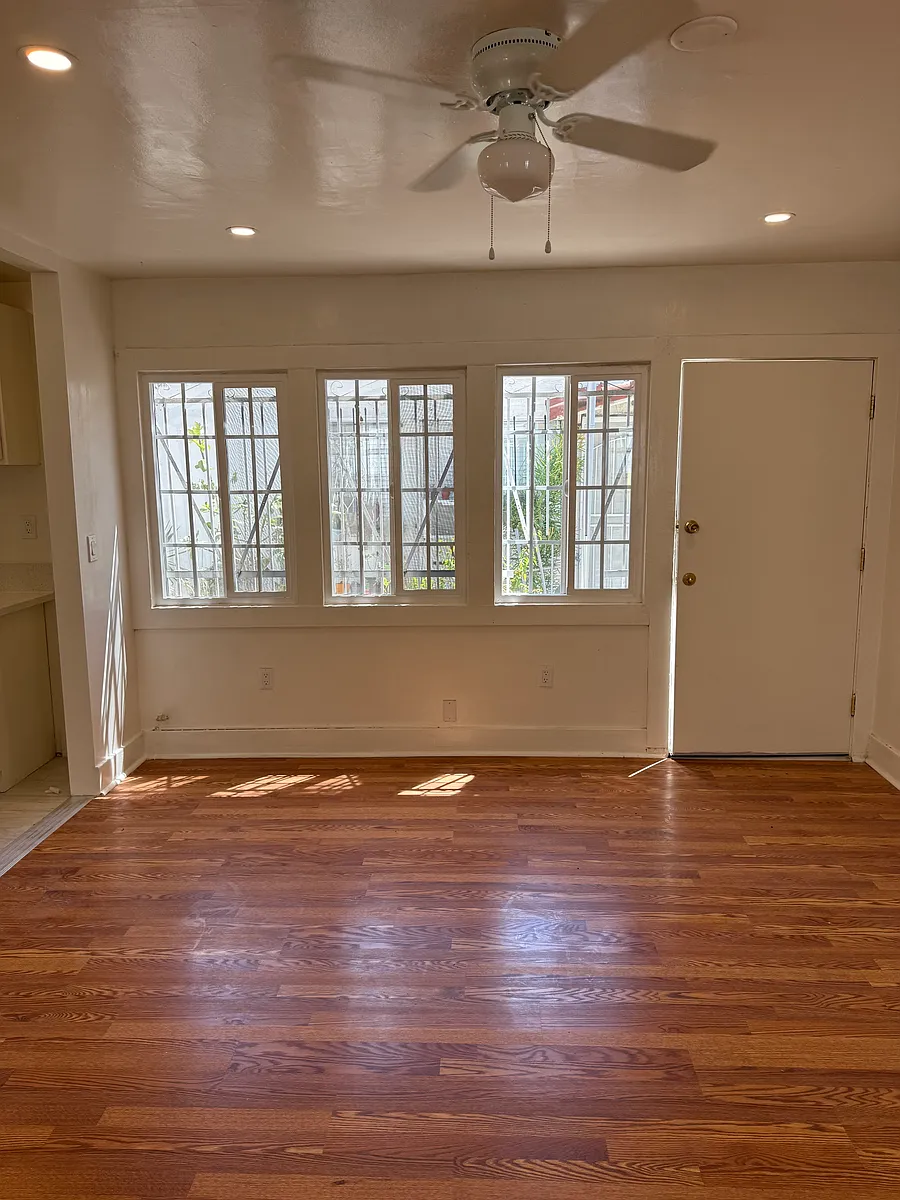 Building Photo - 1326 N Serrano Ave #1326