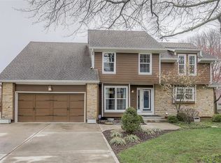 12011 Cherokee Ln, Leawood, KS 66209