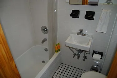 Rented by City Barn Realty Inc