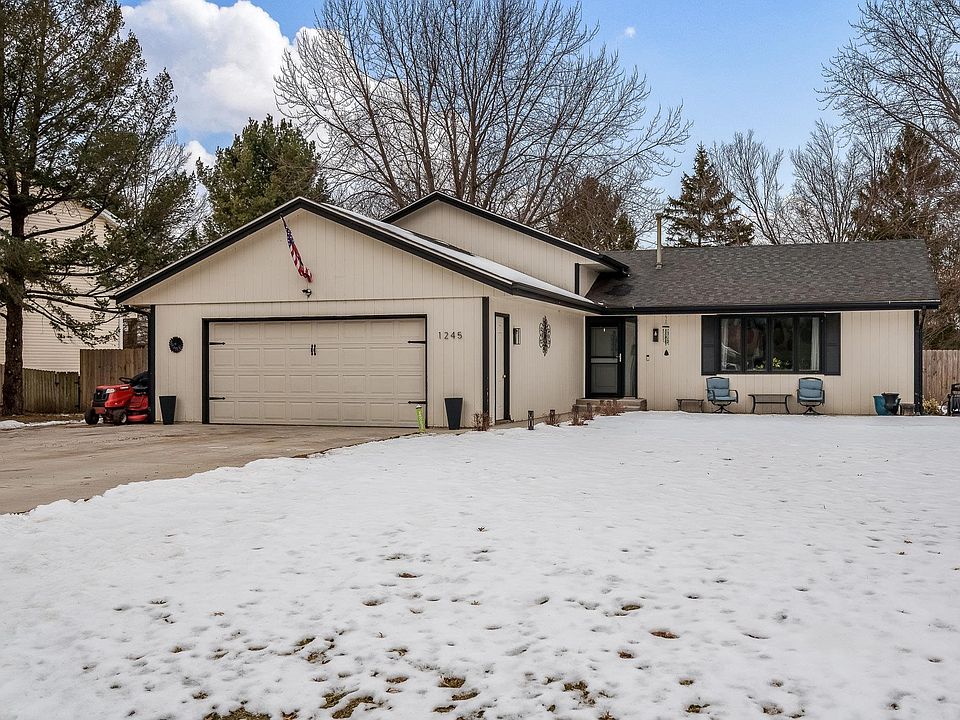 1st image of 1245 Aldrin Rd