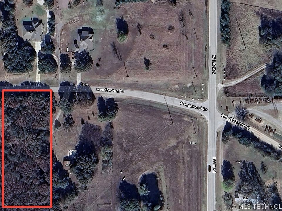 1st image of 32298 Meadowood Dr