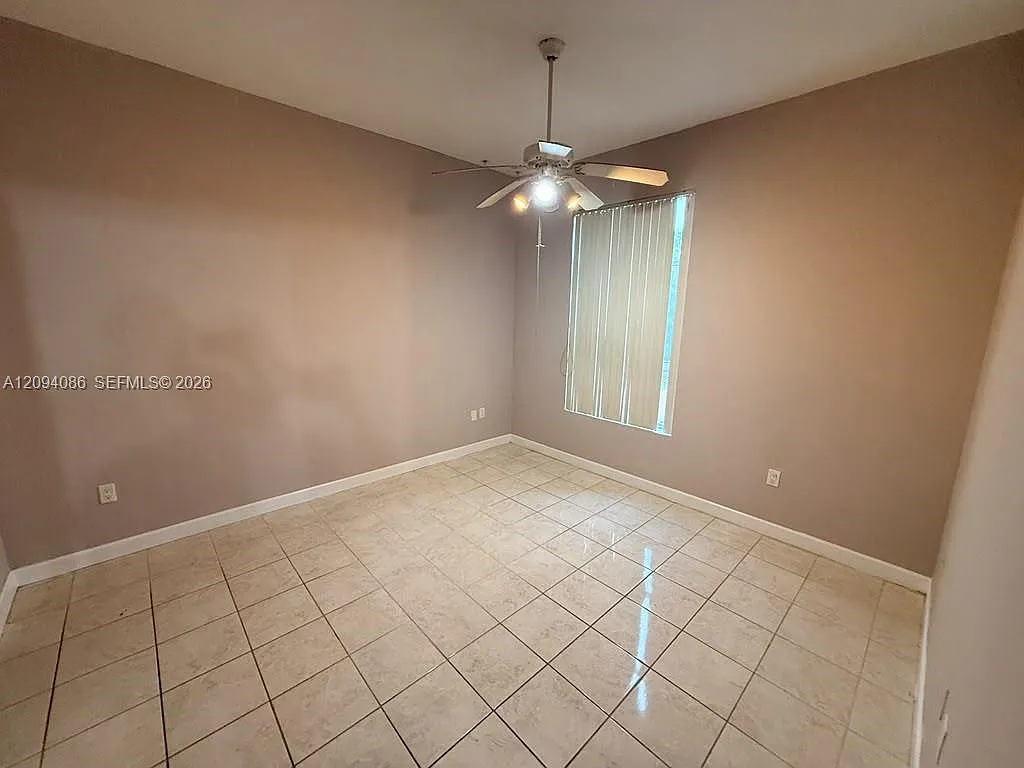 Royal Palms Condo — Photo 3