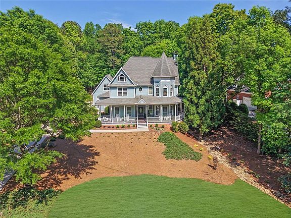 5th image of 360 Coach House Ln