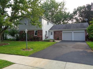 701 Silver Rock Ln, Buffalo Grove, IL