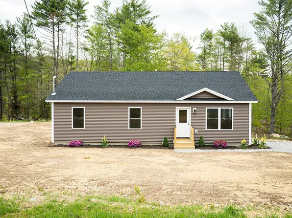 16 Dunham Lane, Paris, ME 04282