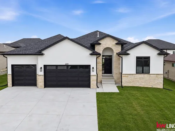 605 108th St, Lincoln, NE 68527