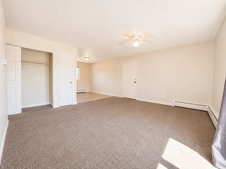 4240 Loomis Ave #4 — Photo 5
