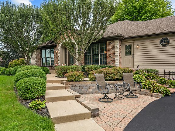 3rd image of 11119 Pebble Dr