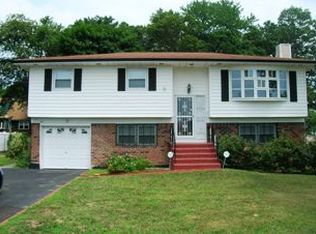 45 Brooklyn Ave, West Babylon, NY 11704