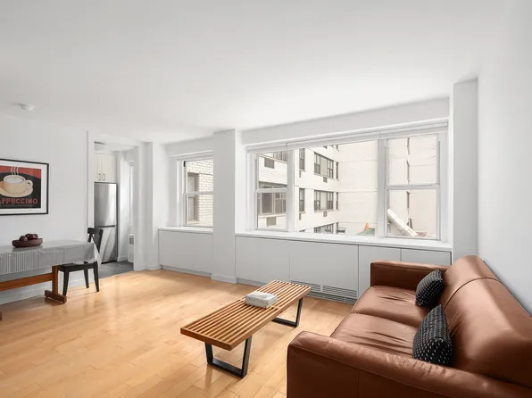 115 East Ninth Street 3M image 1 of 4