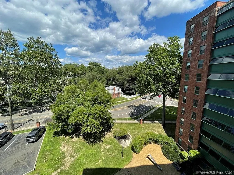 93 Morgan St #8B — Photo 5
