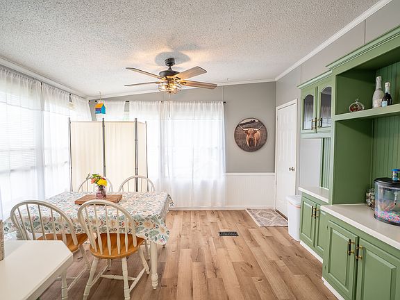 4th image of 1804 Greenview Dr