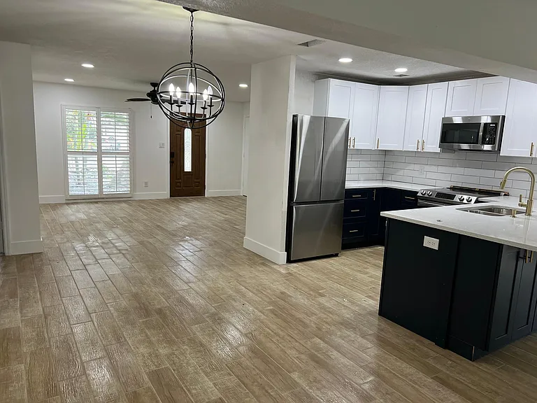4684 Neptune Dr SE — Photo 9