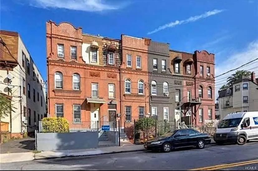 194 Buena Vista Ave — Photo 1