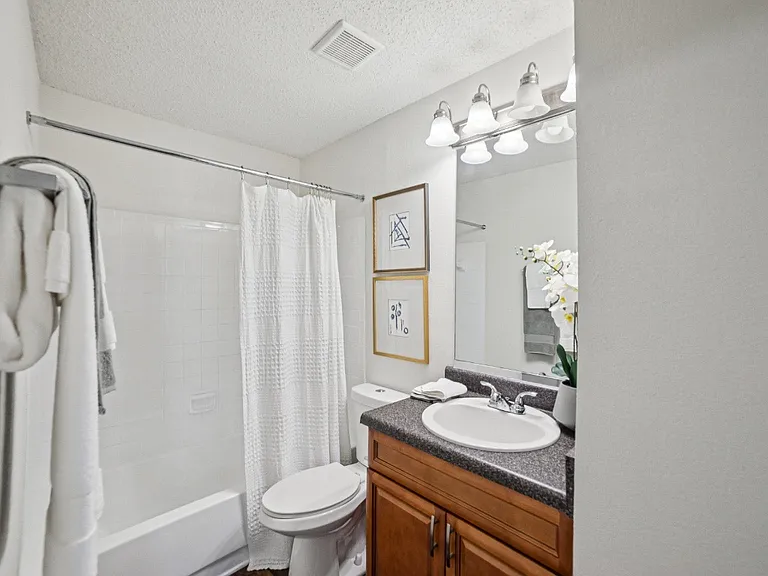 Willow Ridge Apartments — Photo 22