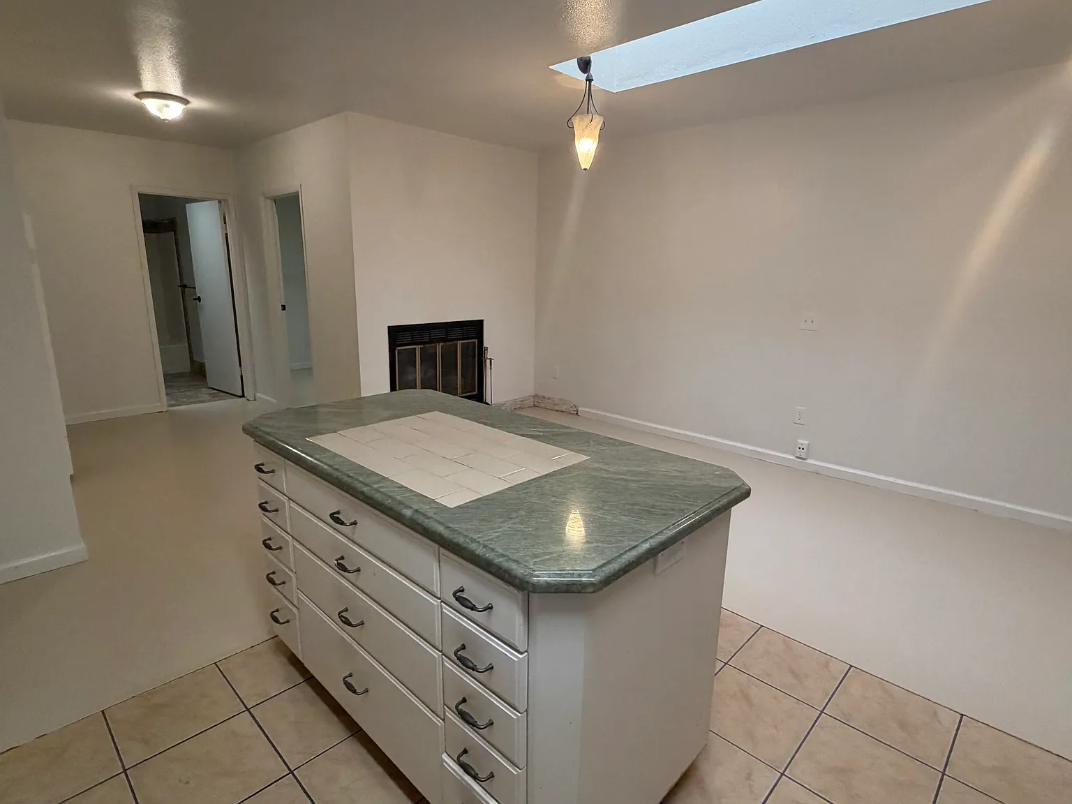 512 Monterey Ave — Photo 2