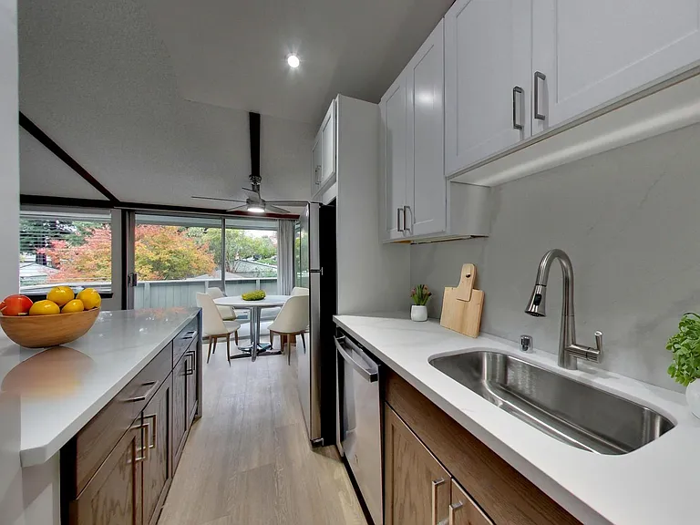 Riverwood Apartments — Photo 48