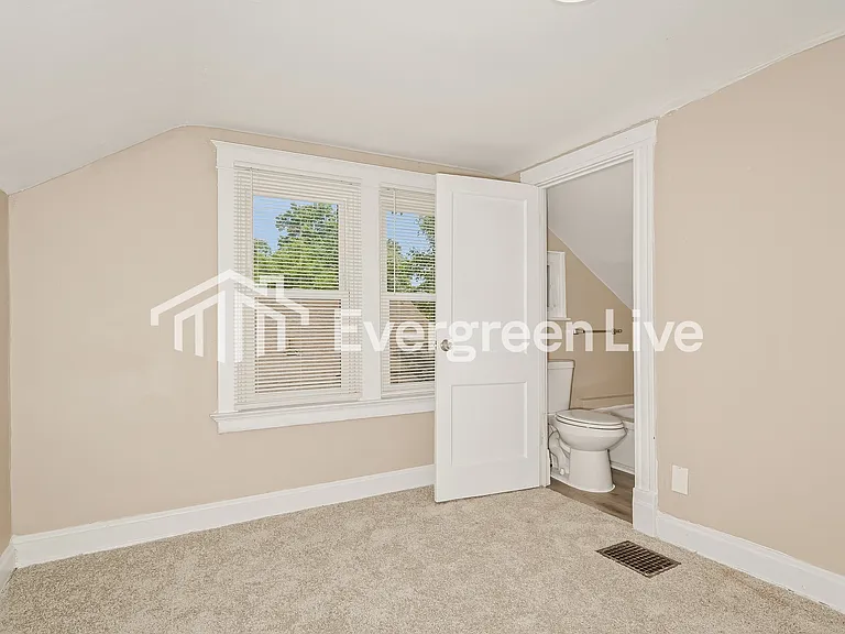 2440 Gothland Ave — Photo 12