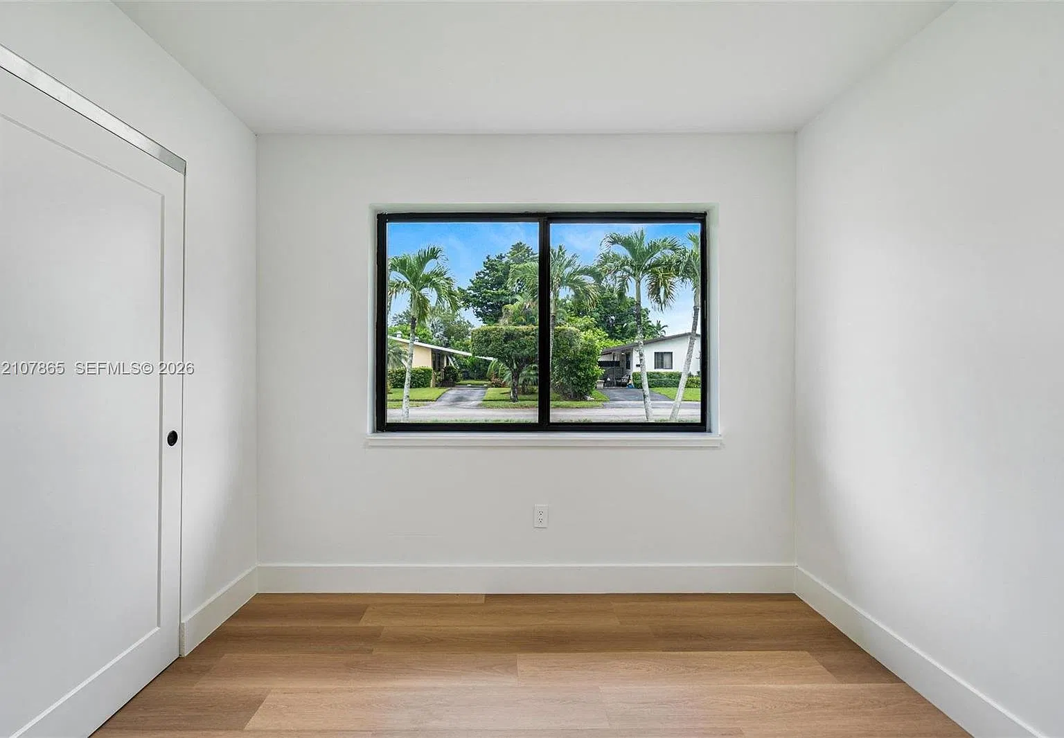 Discover this beautifully updated 4-bedroom, 3-bath home in a convenient Miami location — Photo 4