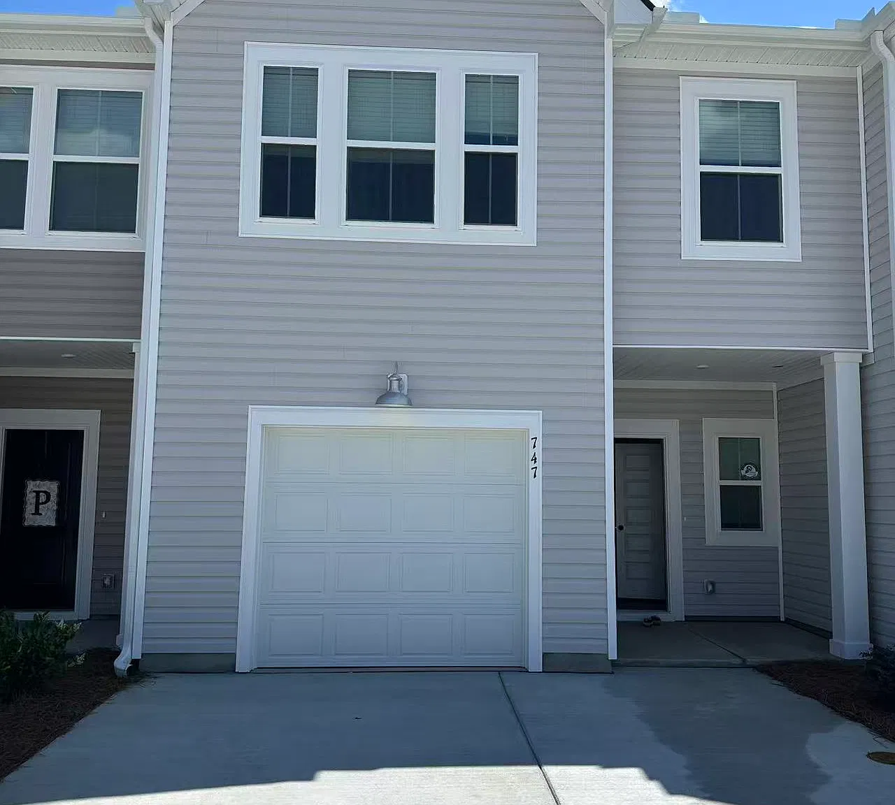 3 bed, 1805 sqft, $2,180 — Photo 1