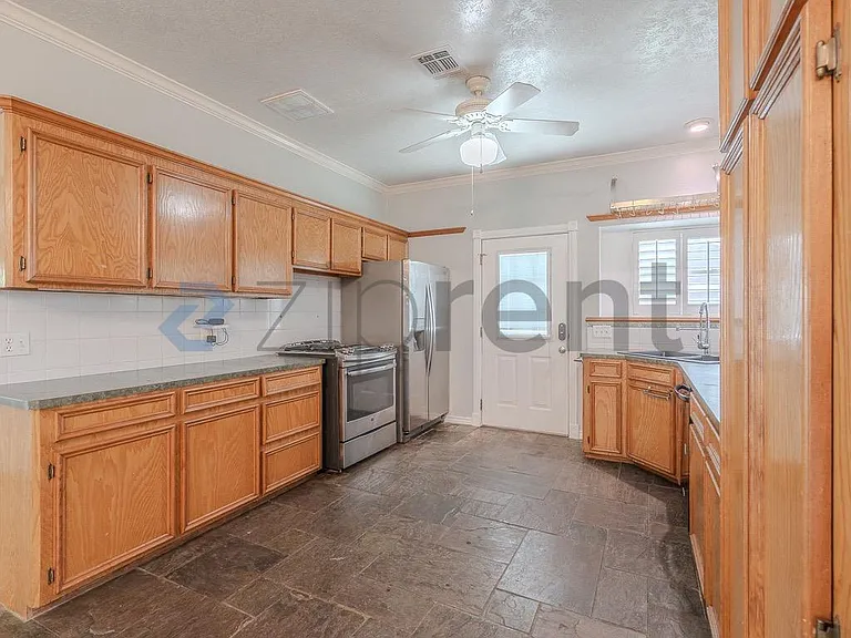 7934 Round Rock Dr — Photo 3
