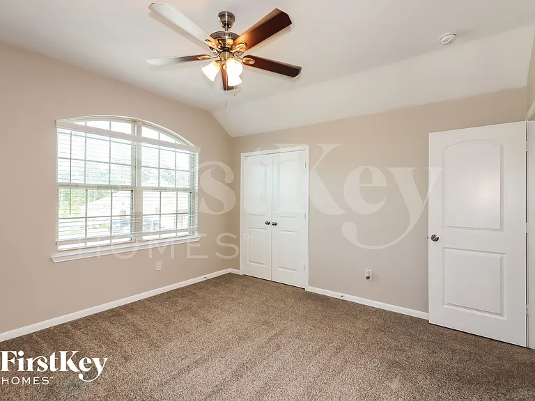 28008 Langsdale Ct — Photo 12