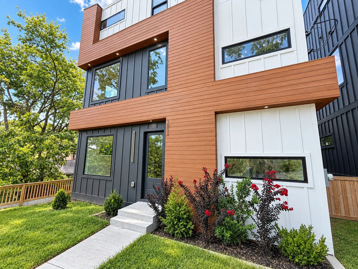 4 bed, 3837 sqft, $6,000 — Photo 2