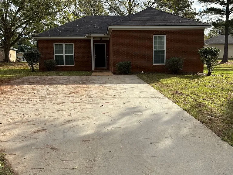 212 Cloud Ln — Photo 1