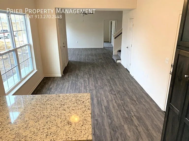 21652 W 126th Ter #21 — Photo 4
