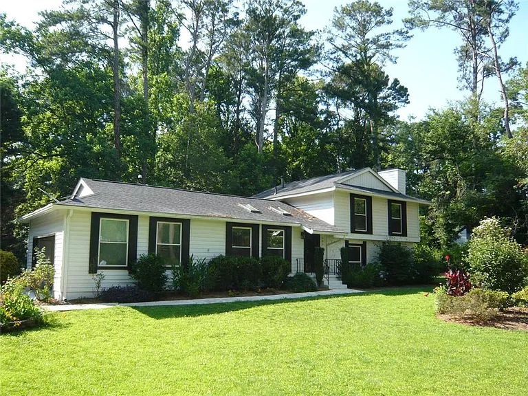 101 Wills Ln — Photo 1